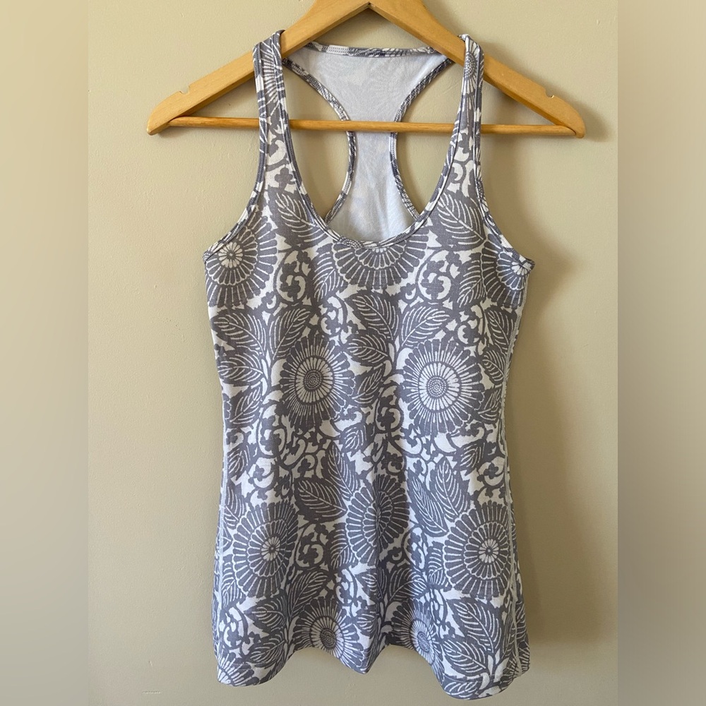 Lululemon tank top